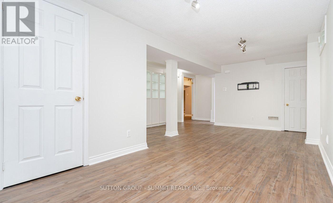 1100 Feeley Court, Mississauga (Clarkson), Ontario  L5J 4S5 - Photo 10 - W12896912