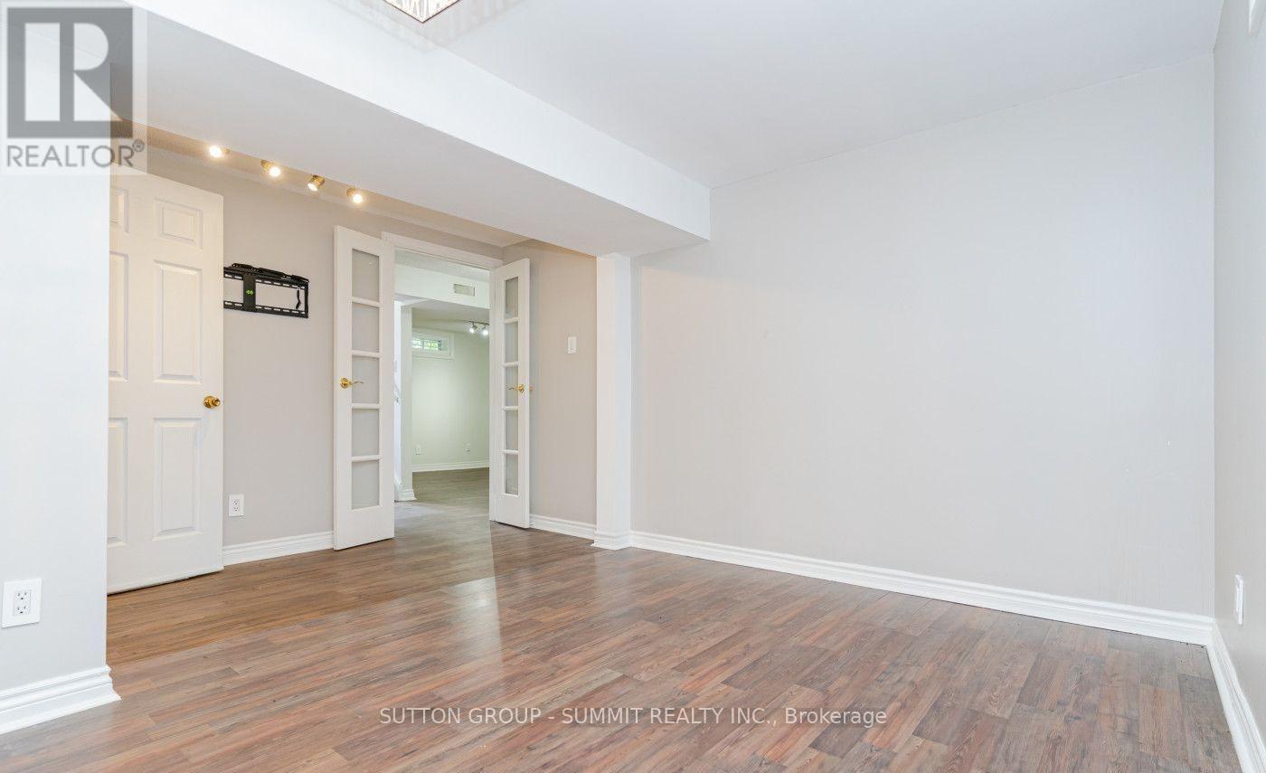 1100 Feeley Court, Mississauga (Clarkson), Ontario  L5J 4S5 - Photo 11 - W12896912