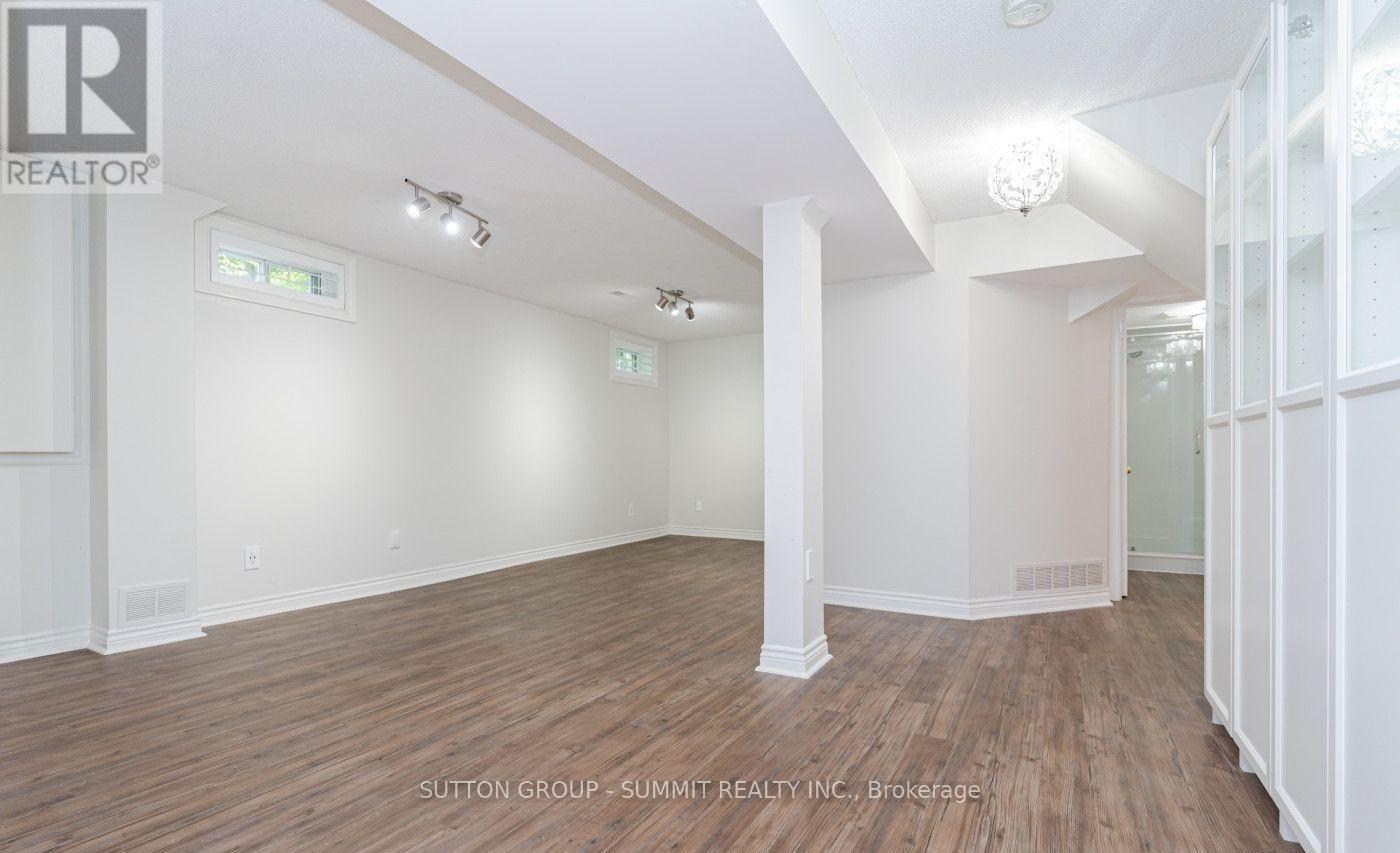 1100 Feeley Court, Mississauga (Clarkson), Ontario  L5J 4S5 - Photo 9 - W12896912