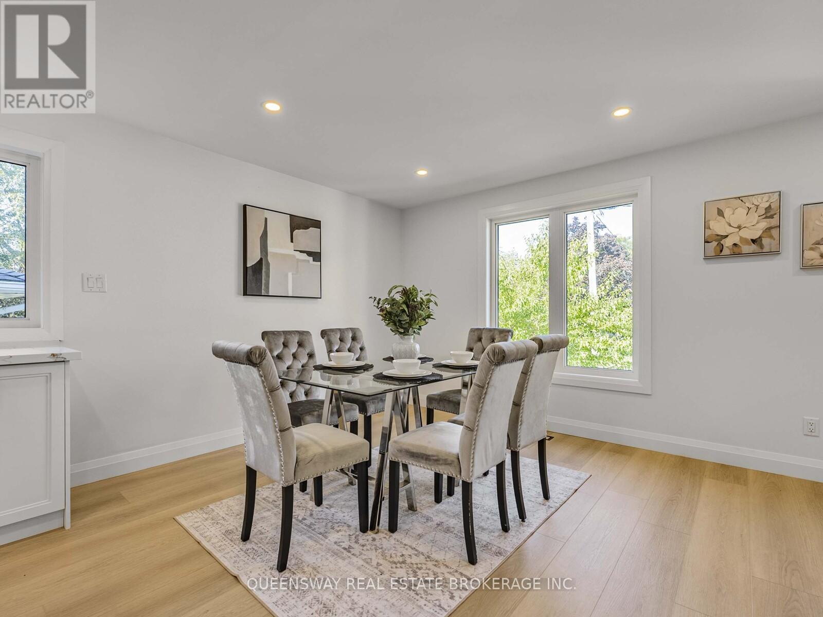 1128 Pinegrove Road, Oakville, Ontario  L6L 2W6 - Photo 11 - W12896930