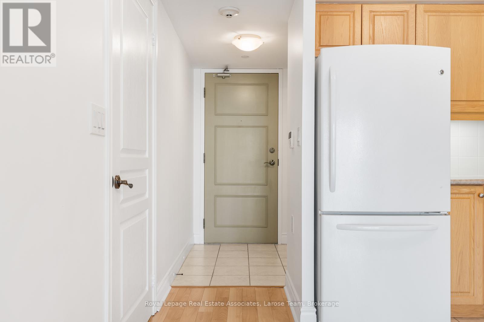 507 - 3 Marine Parade Drive, Toronto, Ontario  M8V 3Z5 - Photo 2 - W12896942