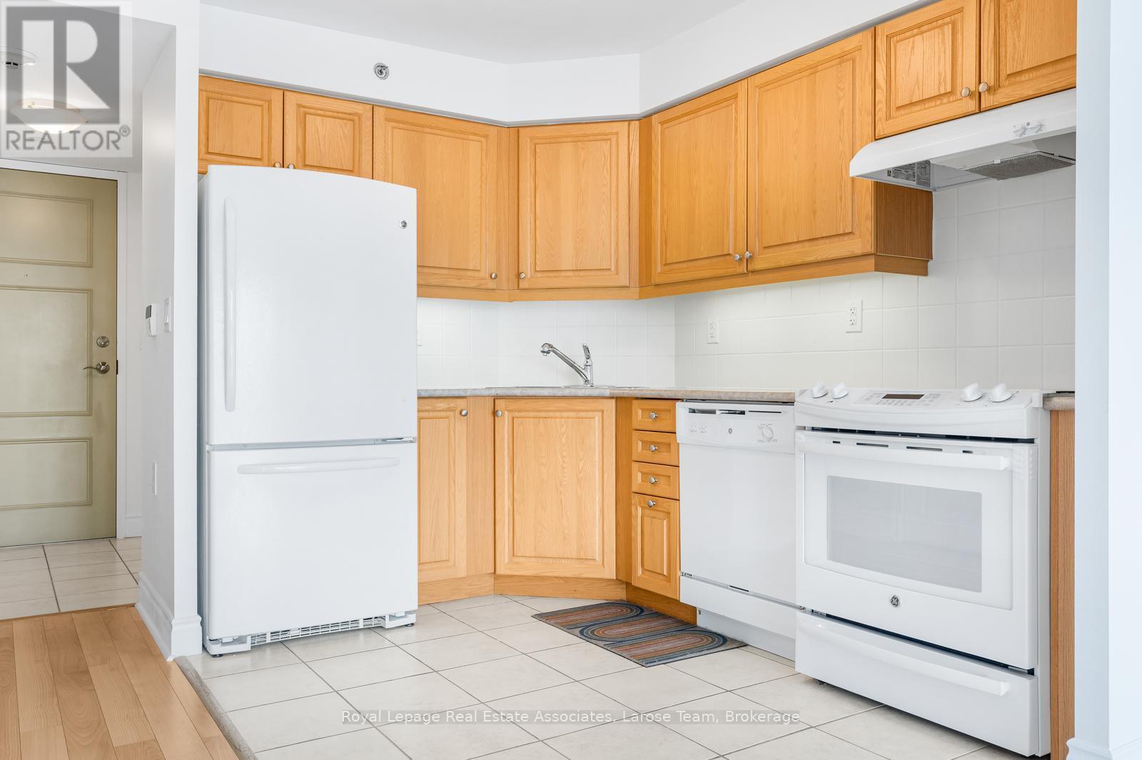 507 - 3 Marine Parade Drive, Toronto, Ontario  M8V 3Z5 - Photo 6 - W12896942