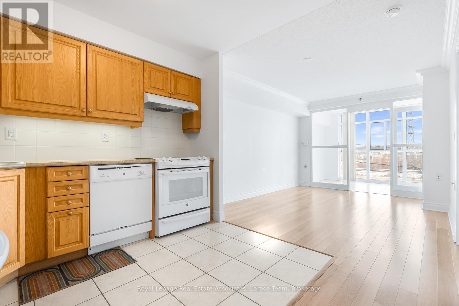 507 - 3 Marine Parade Drive, Toronto, Ontario  M8V 3Z5 - Photo 8 - W12896942