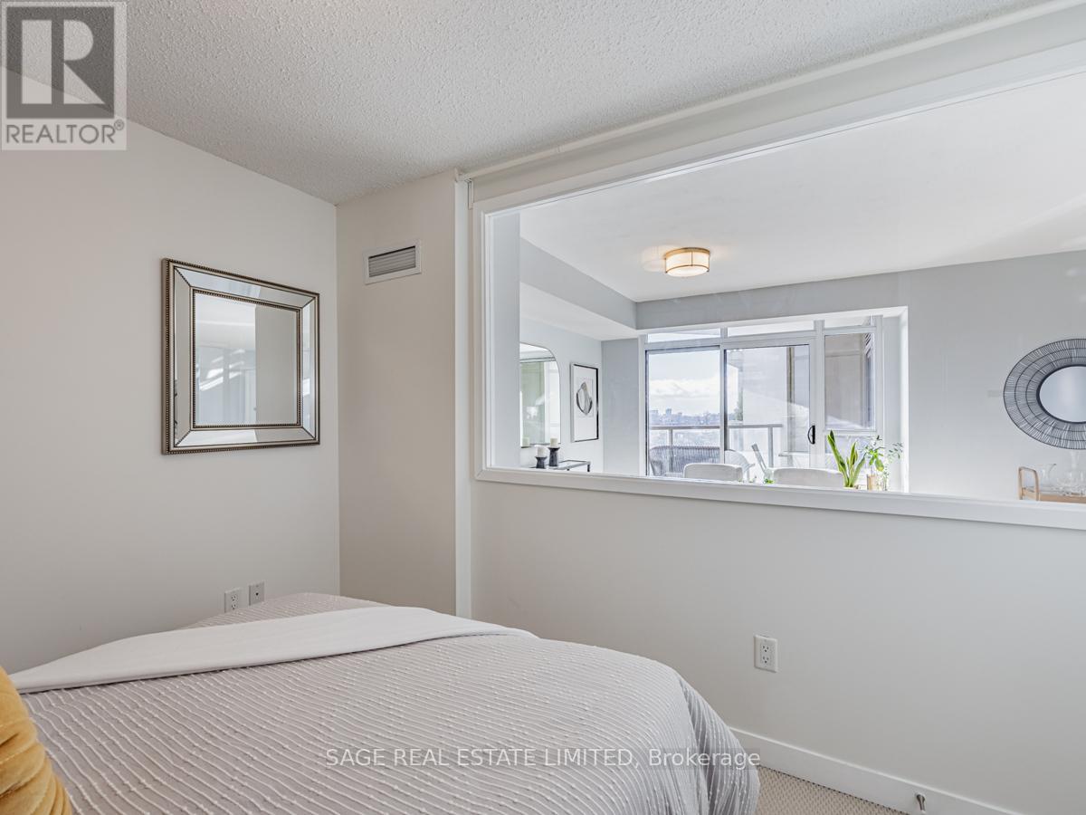 627 - 812 Lansdowne Avenue, Toronto, Ontario  M6H 4K5 - Photo 15 - W12896964