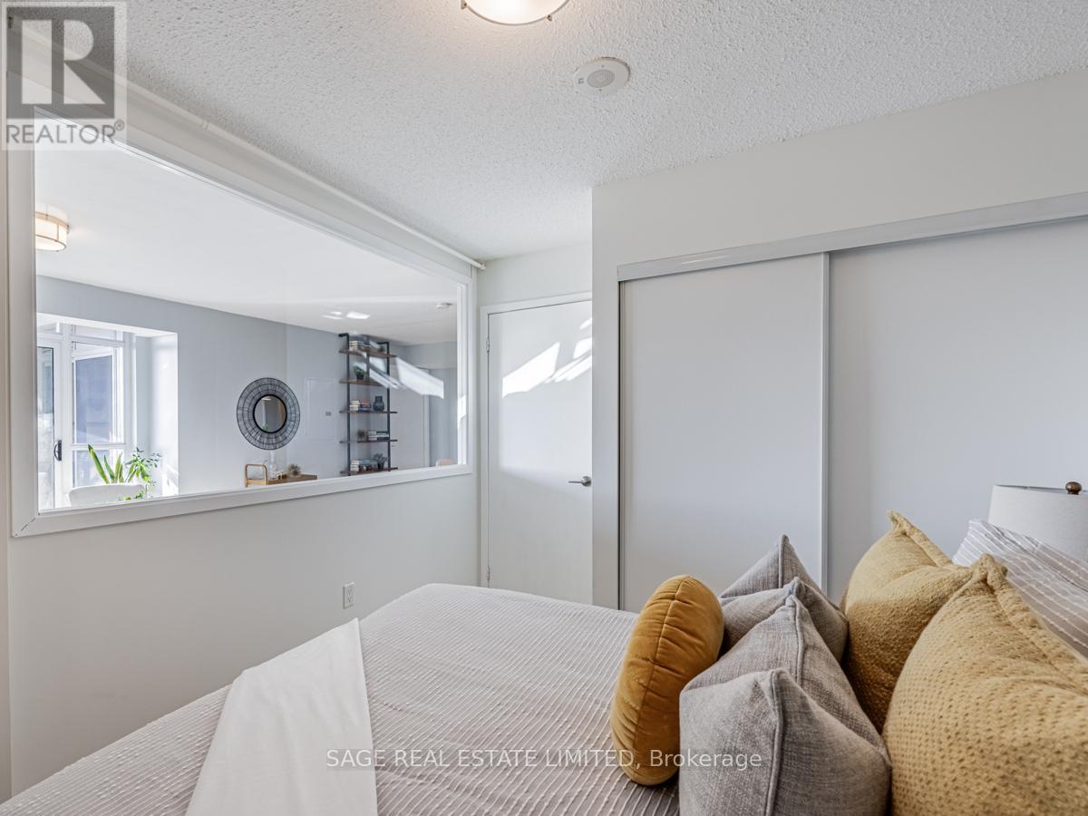 627 - 812 Lansdowne Avenue, Toronto, Ontario  M6H 4K5 - Photo 16 - W12896964