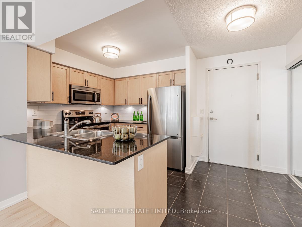 627 - 812 Lansdowne Avenue, Toronto, Ontario  M6H 4K5 - Photo 8 - W12896964