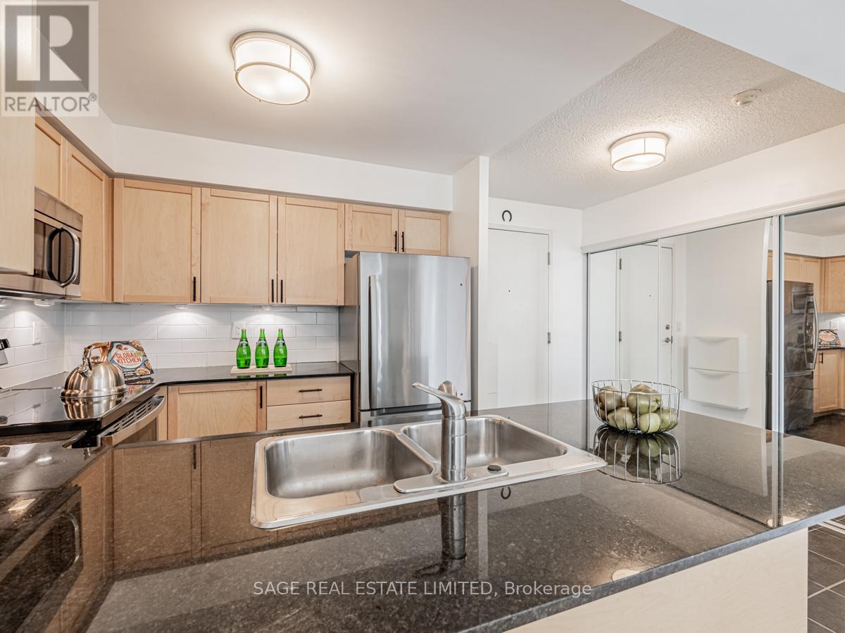 627 - 812 Lansdowne Avenue, Toronto, Ontario  M6H 4K5 - Photo 9 - W12896964