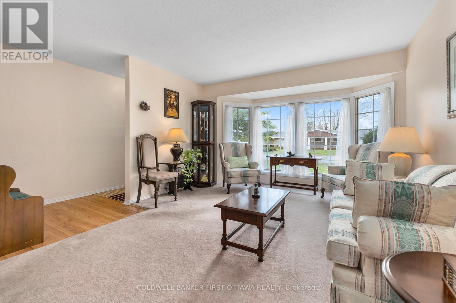 16 Sycamore Drive, Ottawa, Ontario  K2H 6H6 - Photo 7 - X12890798