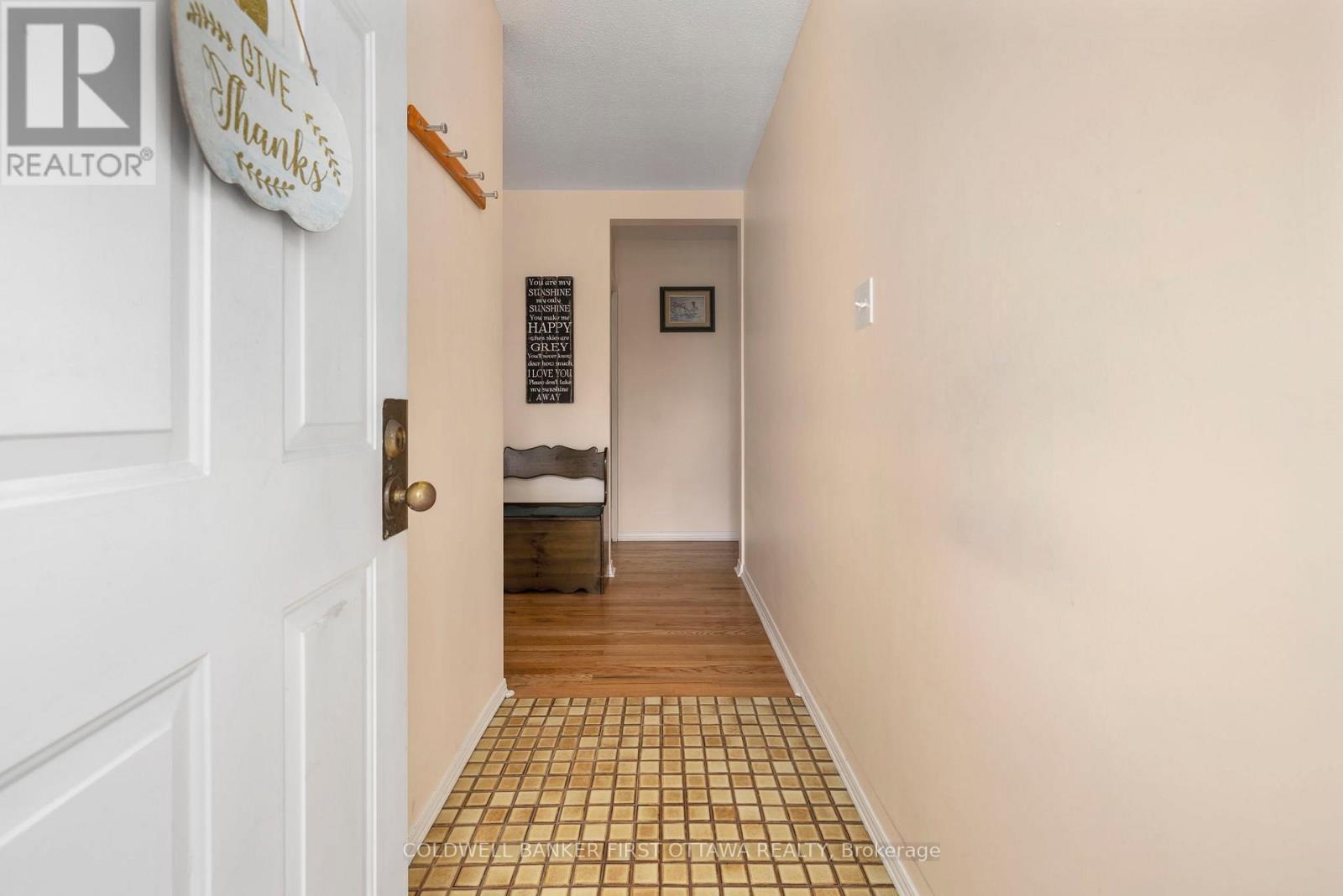 16 Sycamore Drive, Ottawa, Ontario  K2H 6H6 - Photo 5 - X12890798