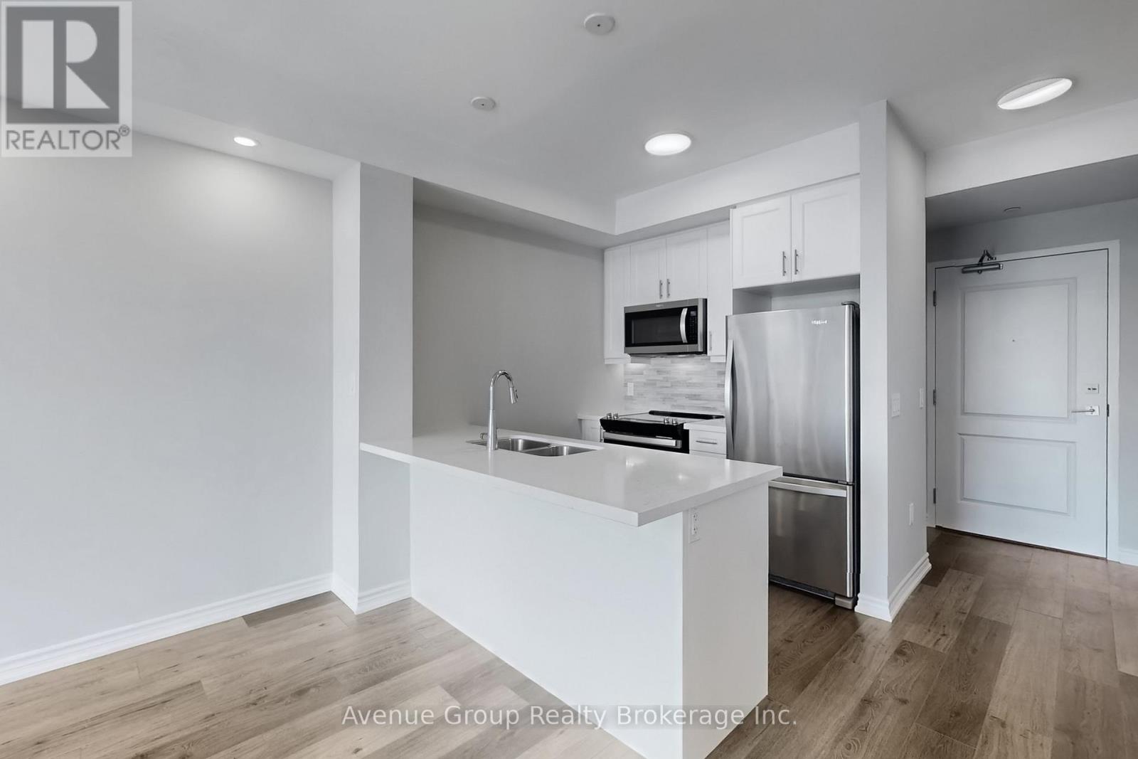 520 - 5055 Greenlane Road, Lincoln, Ontario  L3J 2J3 - Photo 8 - X12896902