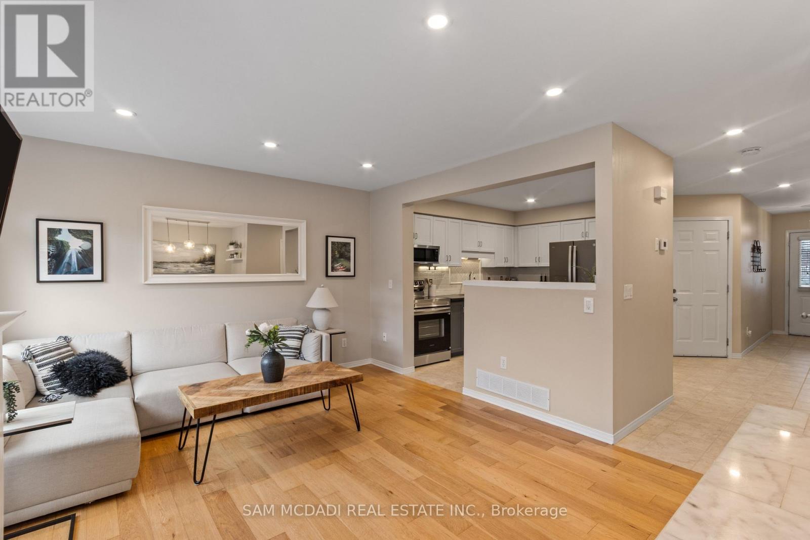 75 Elma Place, Cambridge, Ontario  N3C 4E7 - Photo 4 - X12896940