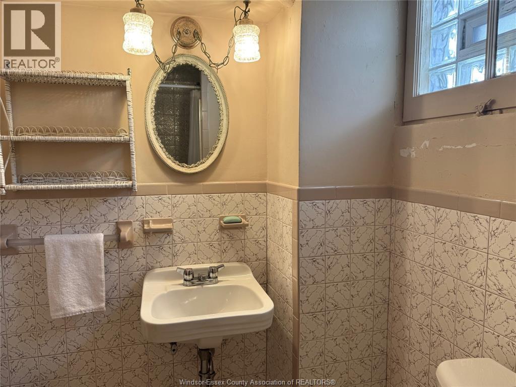 431 Foch Avenue, Windsor, Ontario  N8X 2W2 - Photo 25 - 26005647