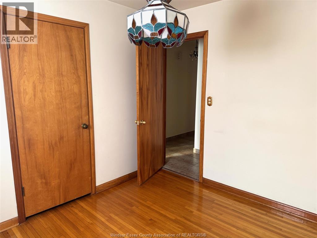 431 Foch Avenue, Windsor, Ontario  N8X 2W2 - Photo 17 - 26005647
