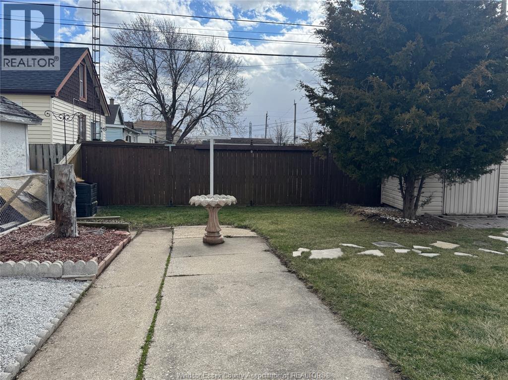 431 Foch Avenue, Windsor, Ontario  N8X 2W2 - Photo 28 - 26005647