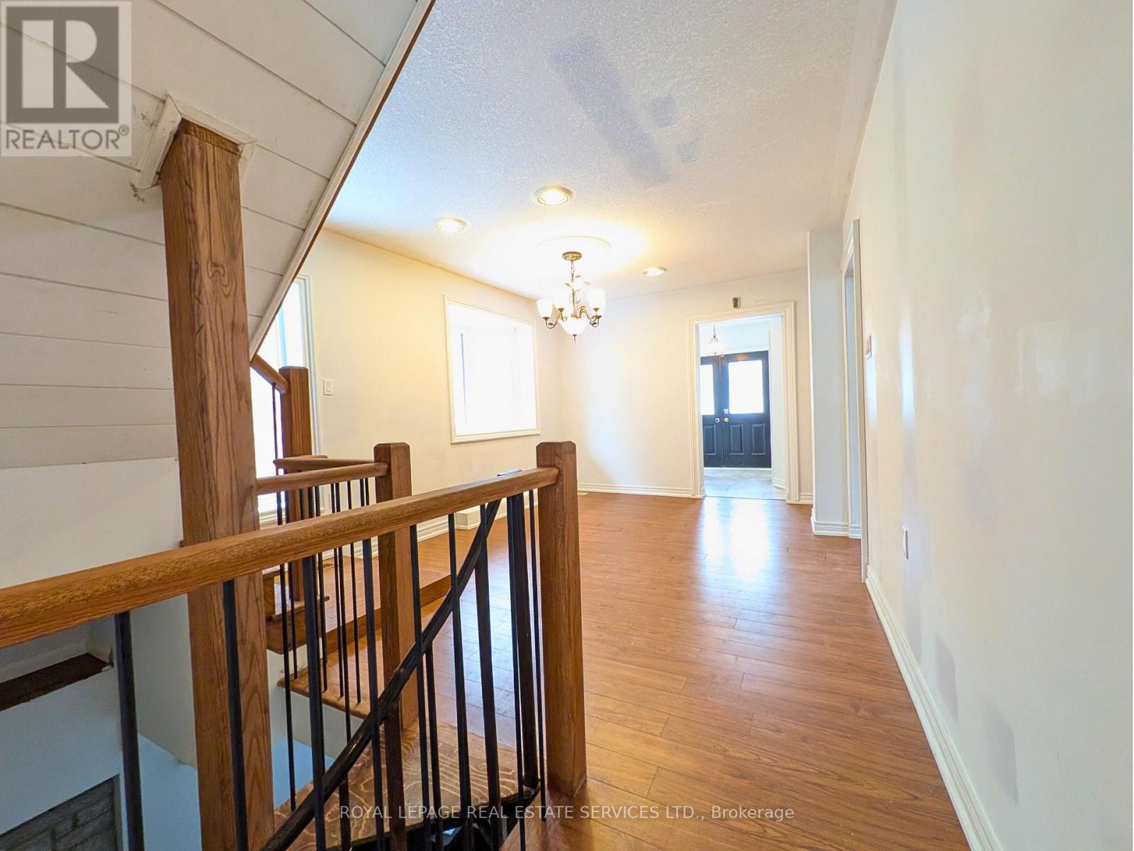 20 Holgate Street, Barrie, Ontario  L4N 2T5 - Photo 10 - S12885336