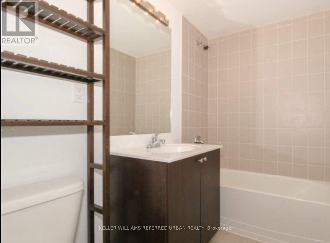 202 - 47 Macaulay Avenue, Toronto, Ontario  M6P 3P2 - Photo 10 - W12888694