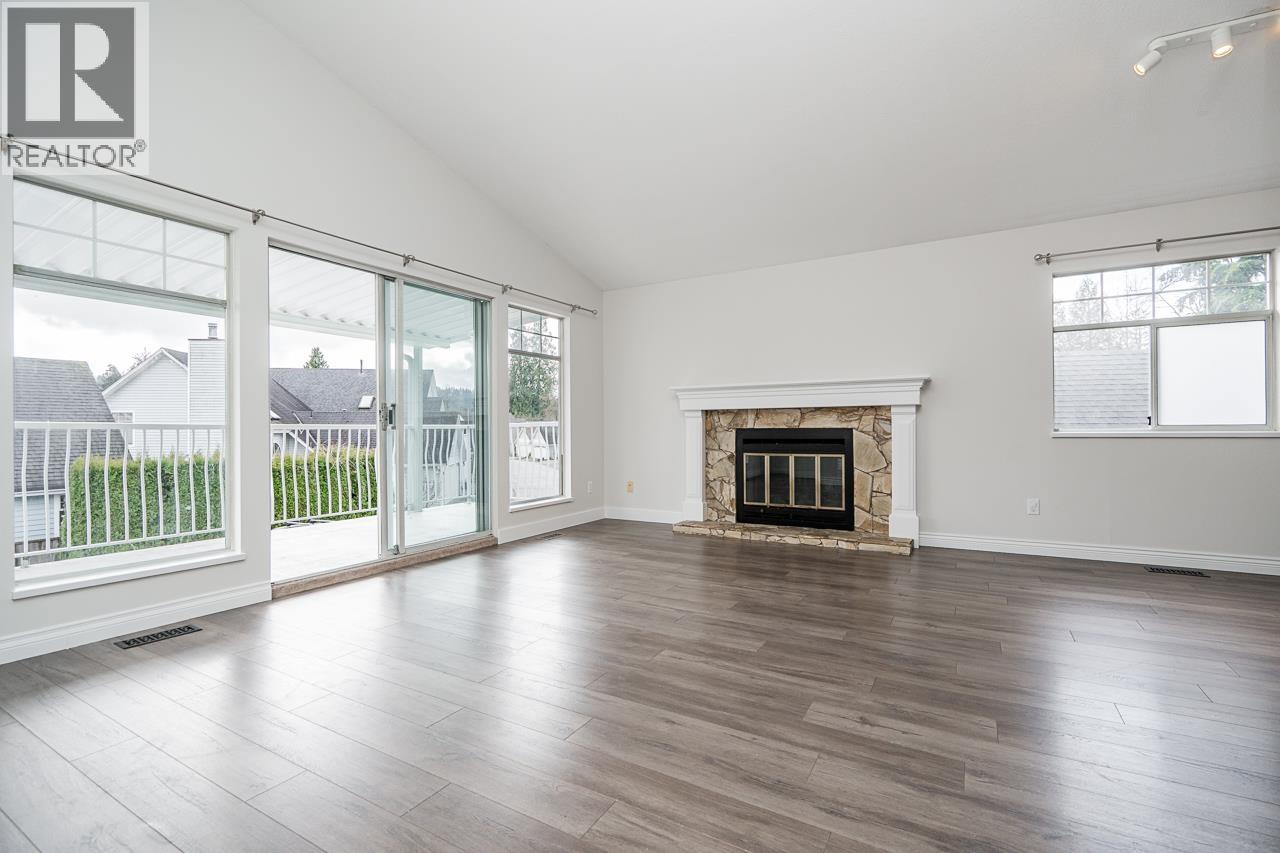 18 2865 Glen Drive, Coquitlam, British Columbia  V3B 6Y8 - Photo 5 - R3101185