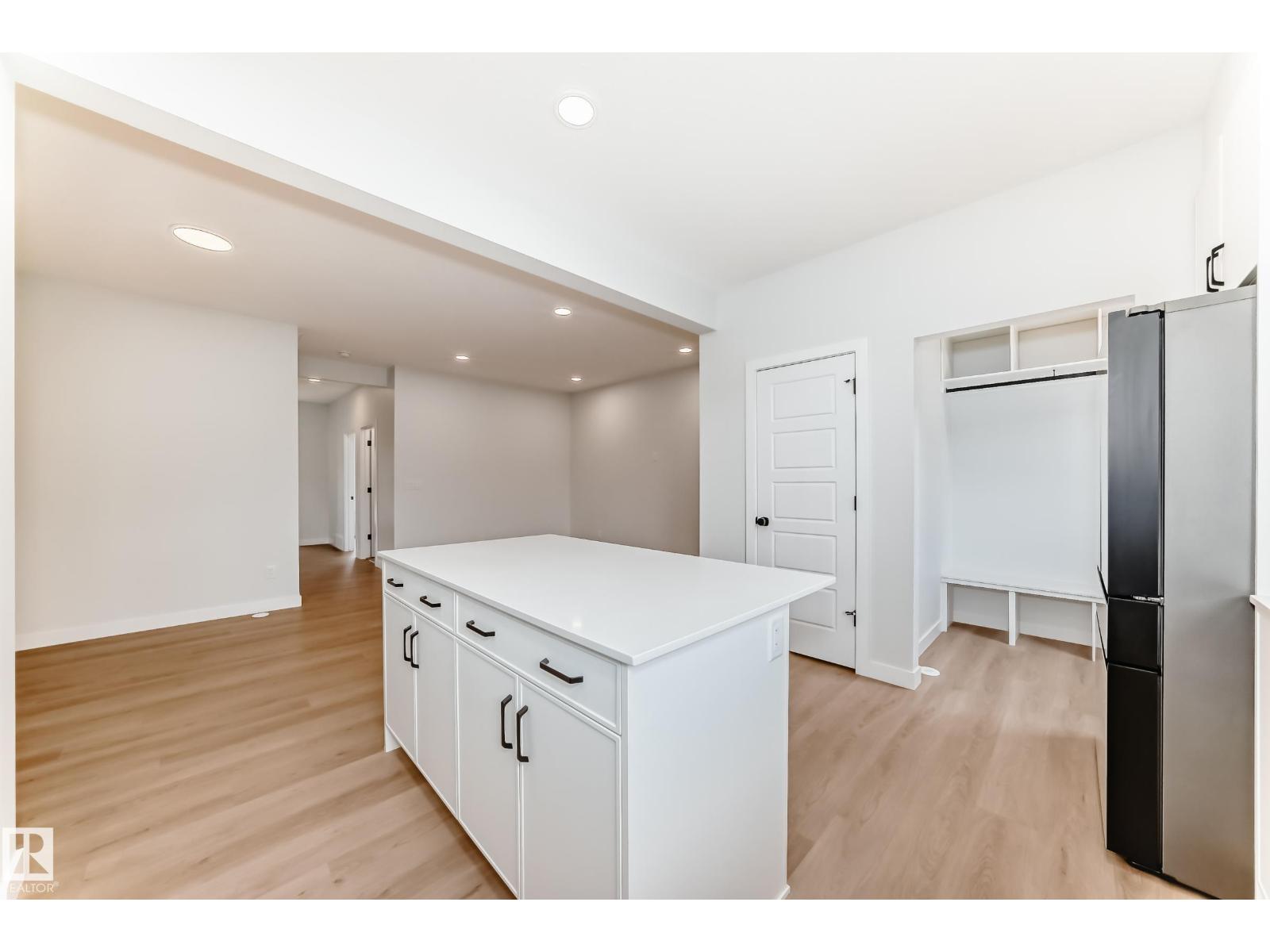 2332 159 St Sw, Edmonton, Alberta  T6W 5K5 - Photo 7 - E4473417