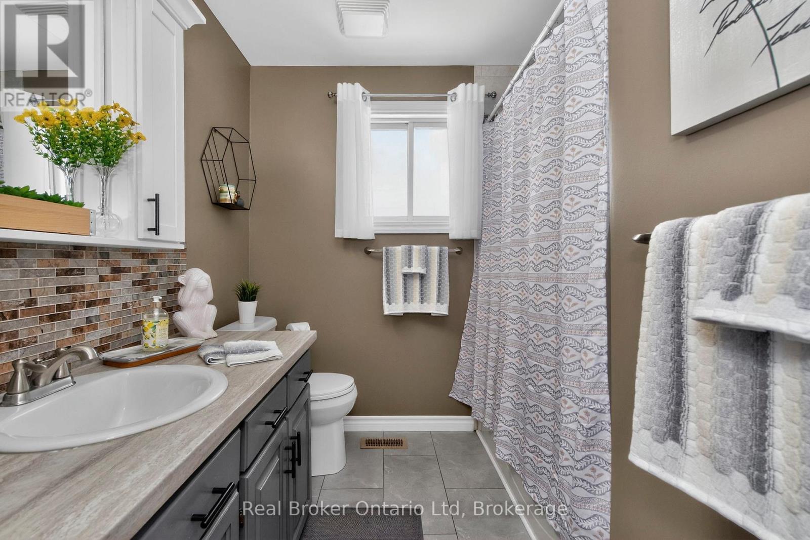 16 Mundy Avenue, Tiny, Ontario  L9M 0B5 - Photo 13 - S12888304