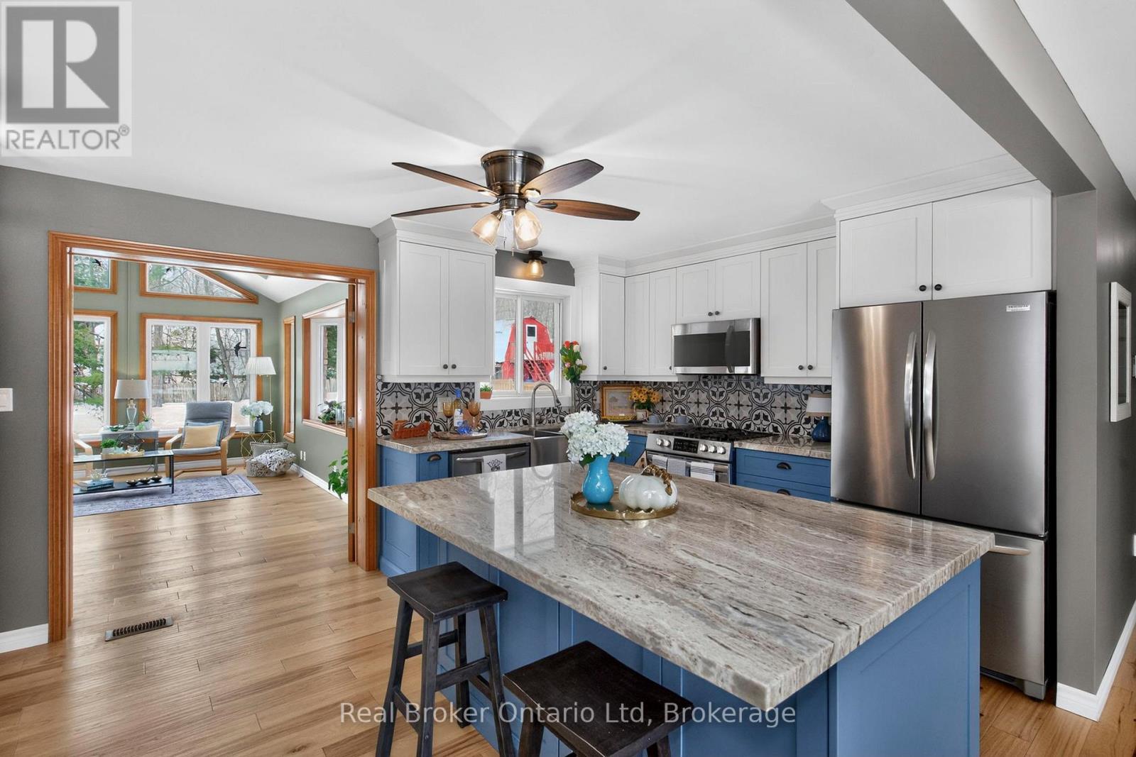 16 Mundy Avenue, Tiny, Ontario  L9M 0B5 - Photo 8 - S12888304