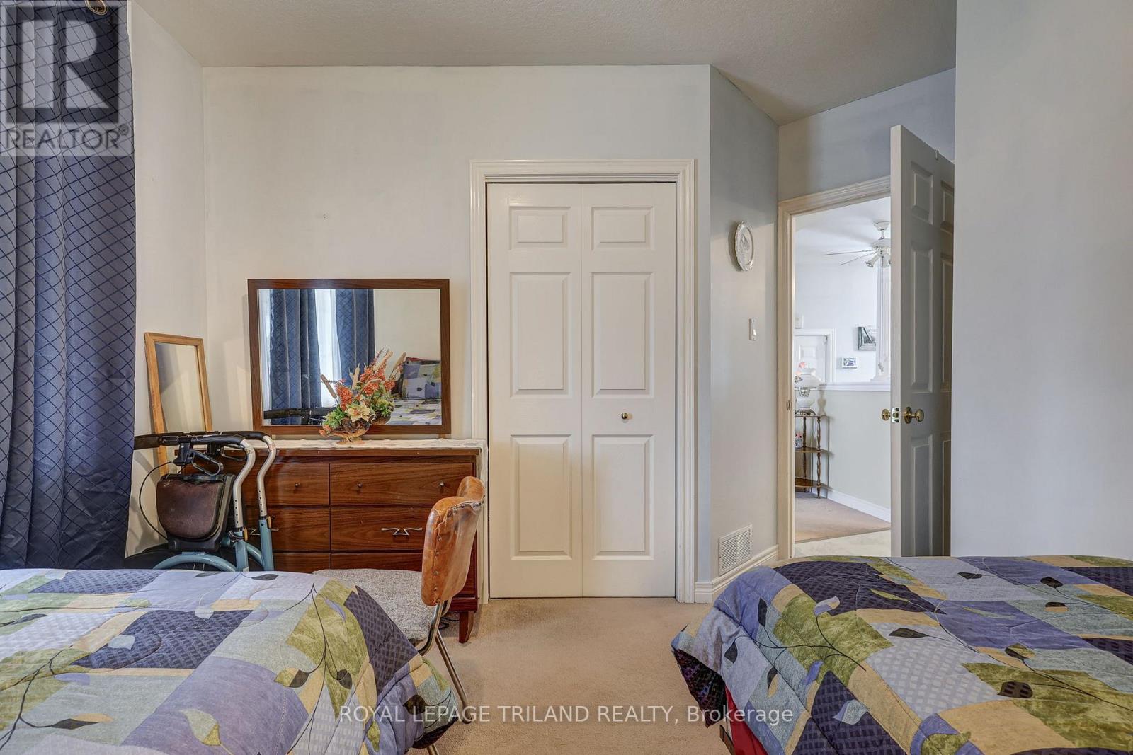 Photo 24 of 50 for 549 Wellington Street