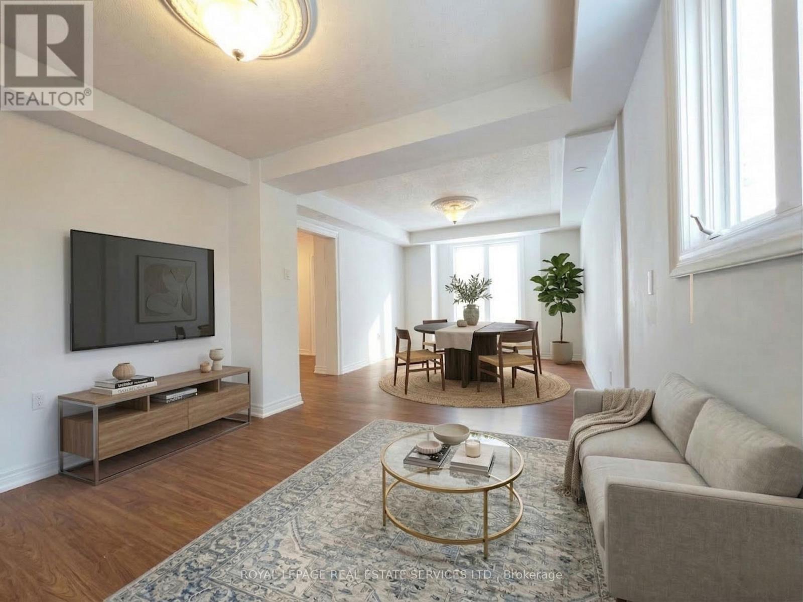 20 Holgate Street, Barrie, Ontario  L4N 2T5 - Photo 3 - S12885336