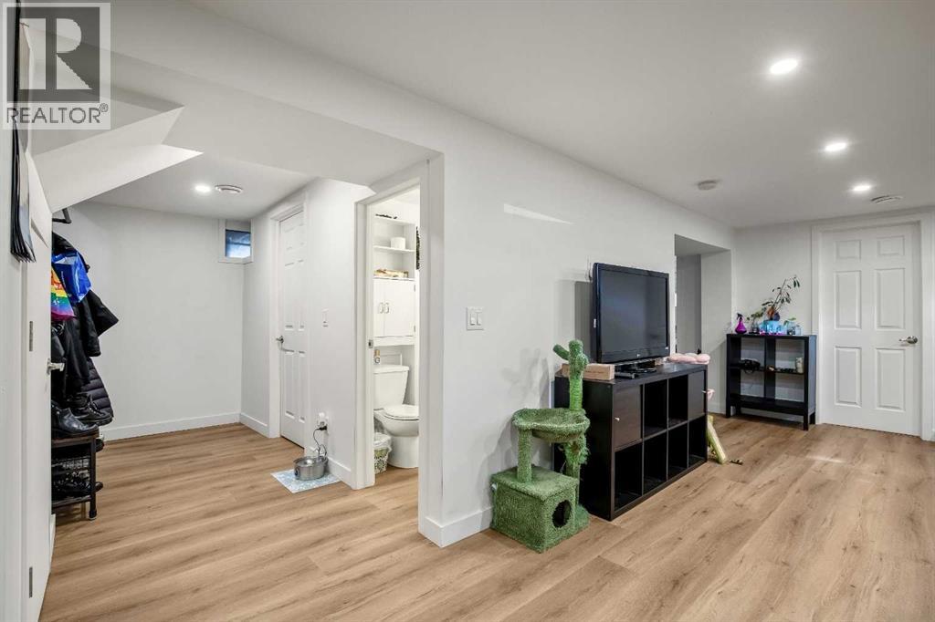 1986 Cottonwood Crescent SE, Calgary, Alberta  T2B 1P7 - Photo 15 - A2286435