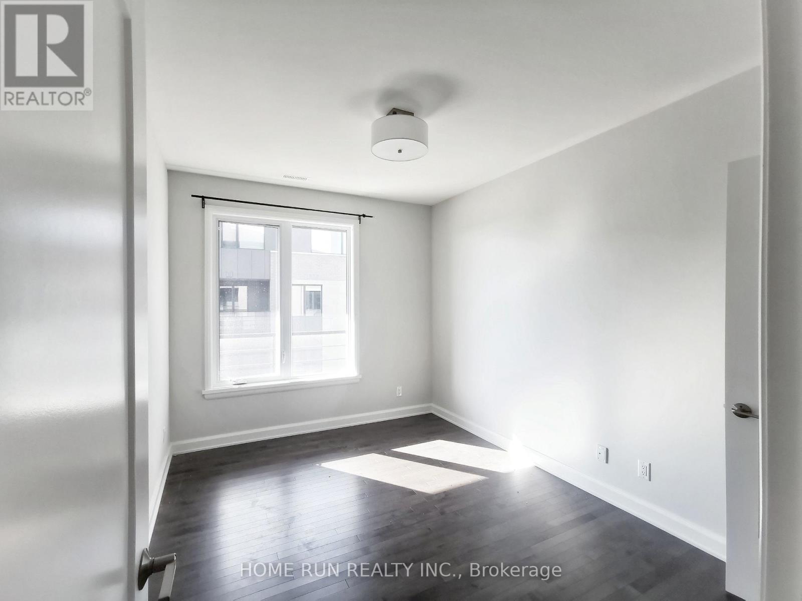 203 - 170 Boundstone Way, Ottawa, Ontario  K2T 0M8 - Photo 10 - X12897144