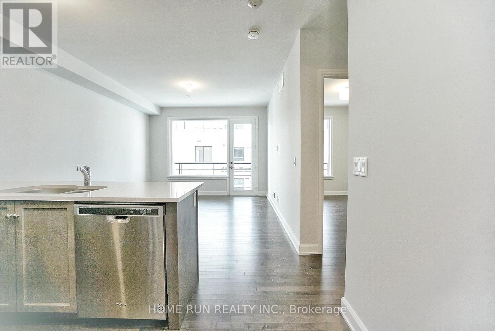 203 - 170 Boundstone Way, Ottawa, Ontario  K2T 0M8 - Photo 4 - X12897144