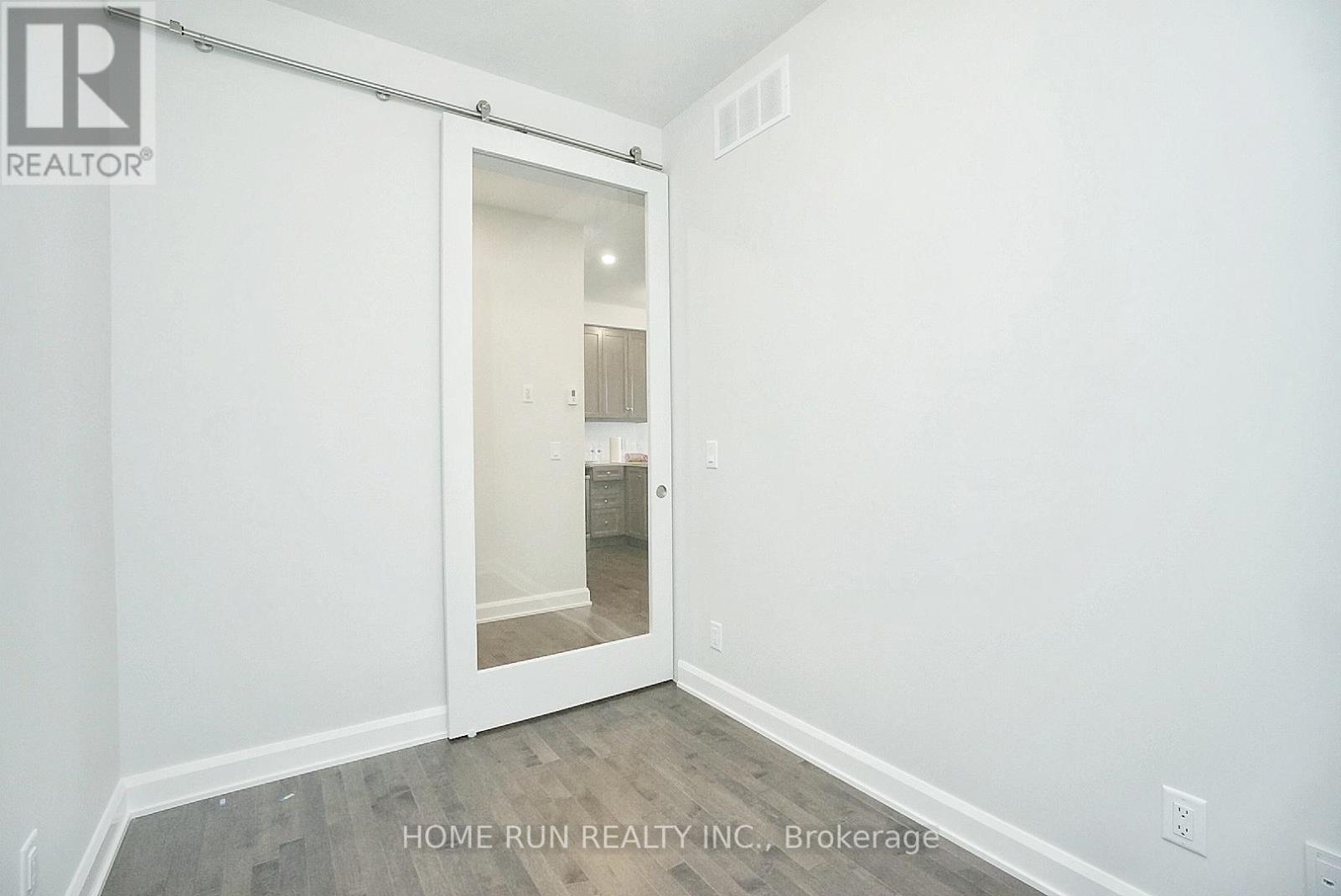 203 - 170 Boundstone Way, Ottawa, Ontario  K2T 0M8 - Photo 9 - X12897144