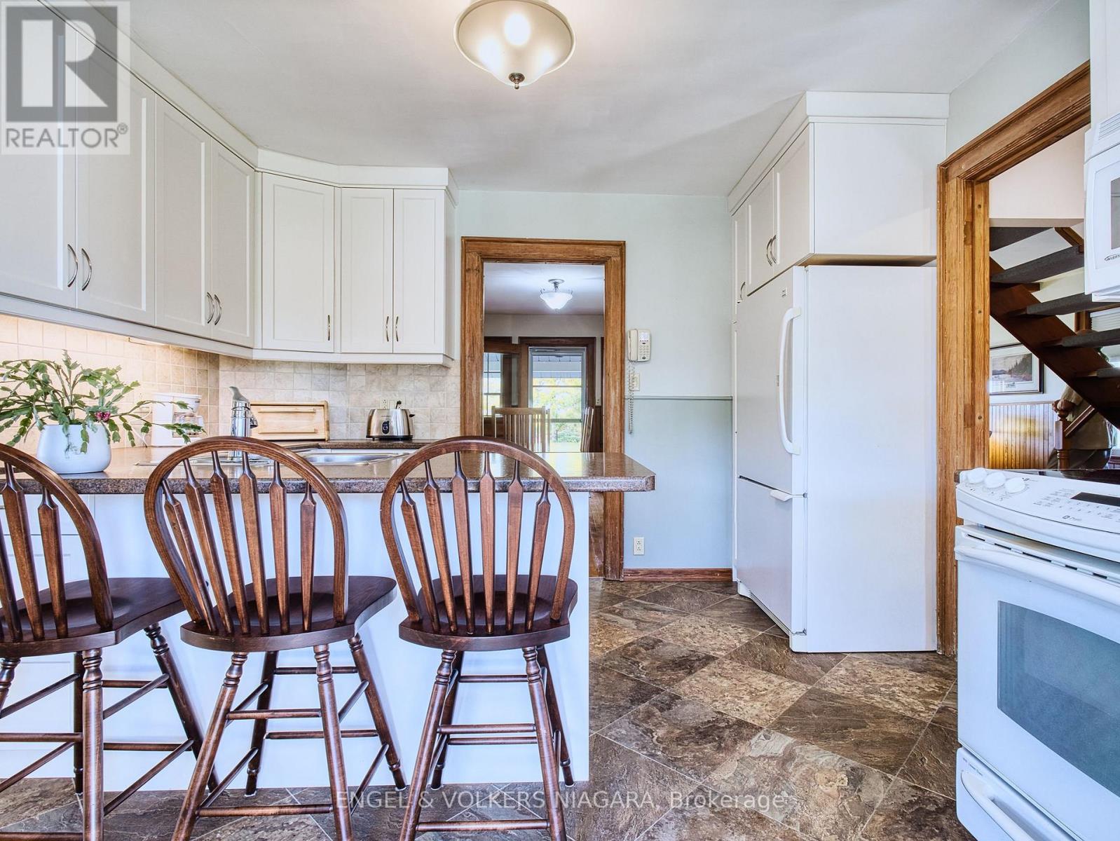 1577 Line 6 Road, Niagara-On-The-Lake, Ontario  L0S 1J0 - Photo 6 - X12897000