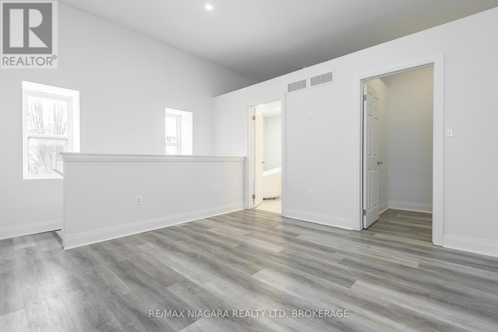 120 Main Street W, Port Colborne, Ontario  L3K 3V2 - Photo 16 - X12897158