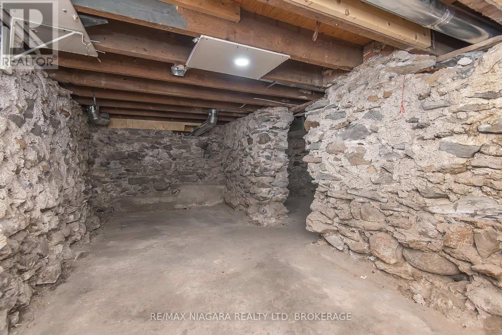 120 Main Street W, Port Colborne, Ontario  L3K 3V2 - Photo 31 - X12897158