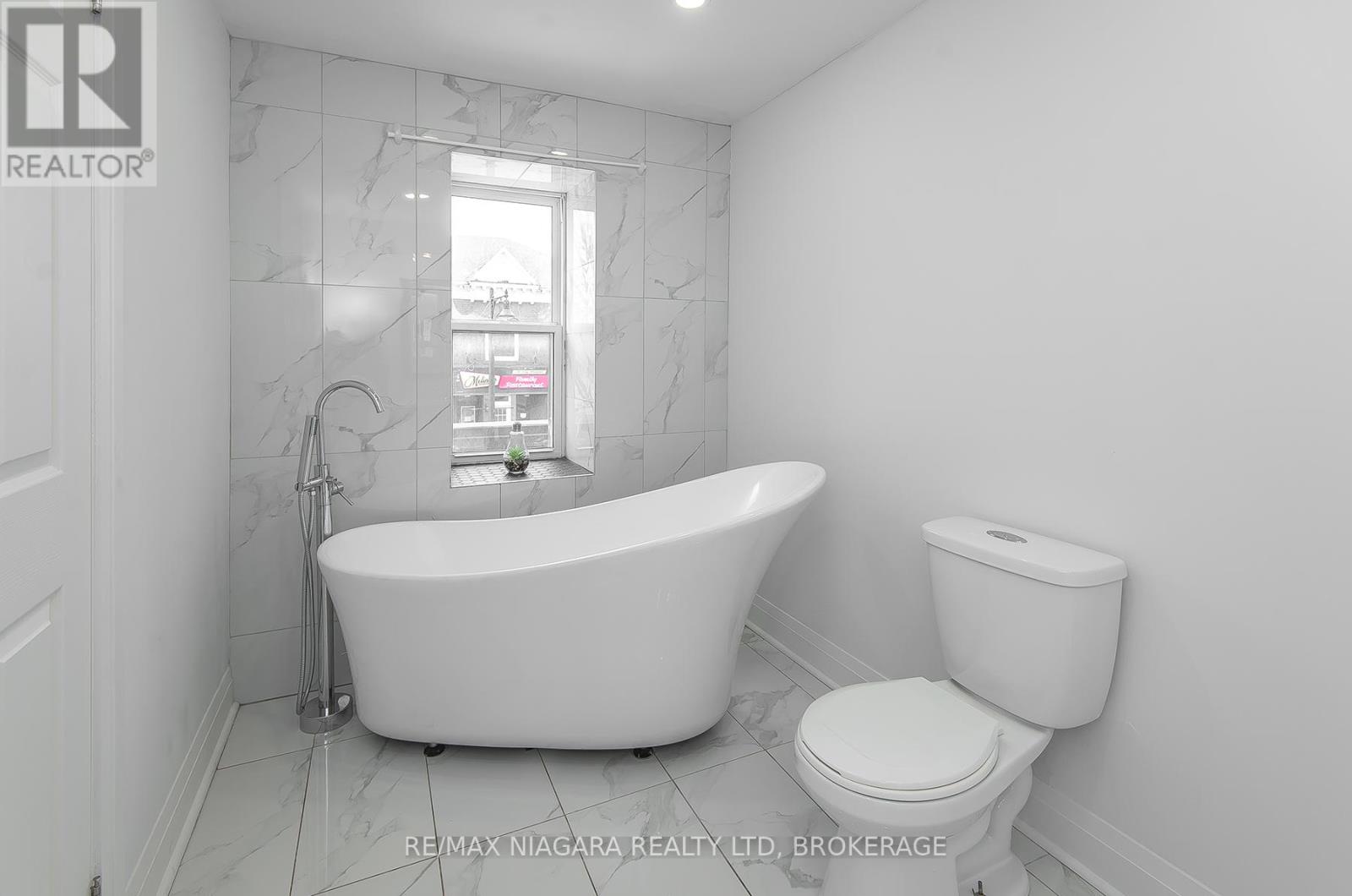 120 Main Street W, Port Colborne, Ontario  L3K 3V2 - Photo 13 - X12897160