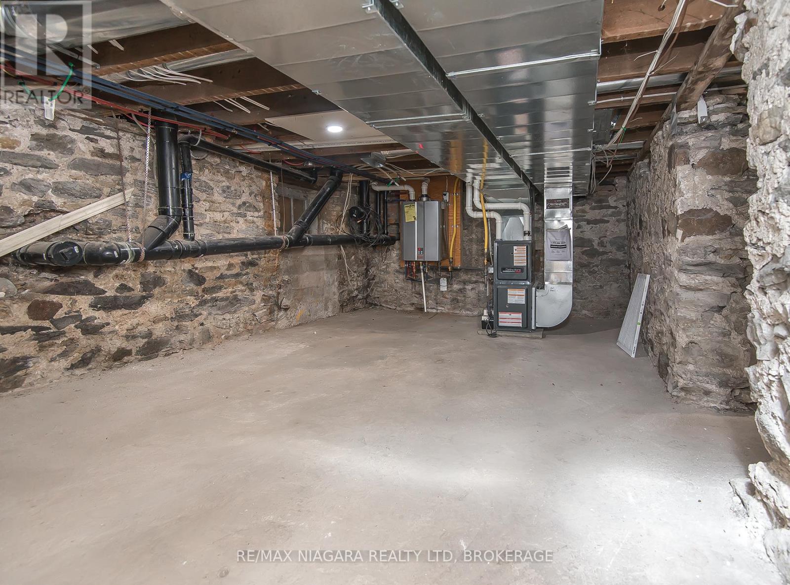 120 Main Street W, Port Colborne, Ontario  L3K 3V2 - Photo 29 - X12897160