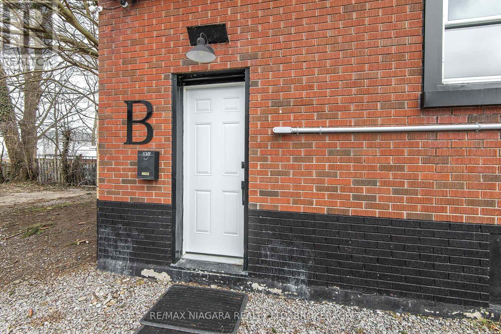 120 Main Street W, Port Colborne, Ontario  L3K 3V2 - Photo 4 - X12897160