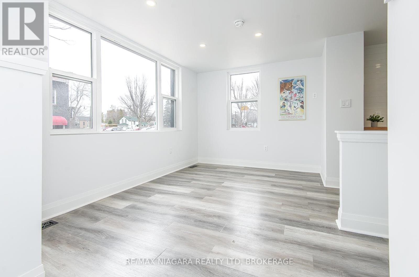 120 Main Street W, Port Colborne, Ontario  L3K 3V2 - Photo 6 - X12897160