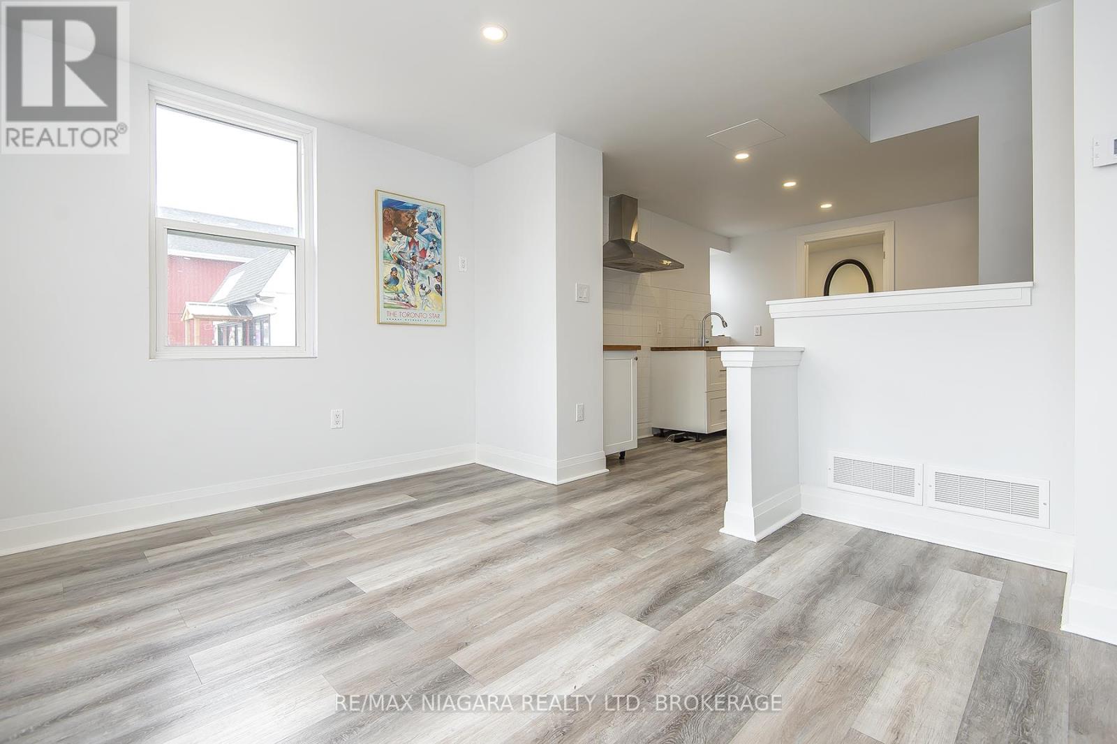 120 Main Street W, Port Colborne, Ontario  L3K 3V2 - Photo 7 - X12897160