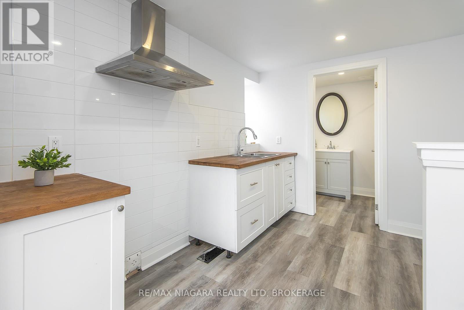 120 Main Street W, Port Colborne, Ontario  L3K 3V2 - Photo 8 - X12897160