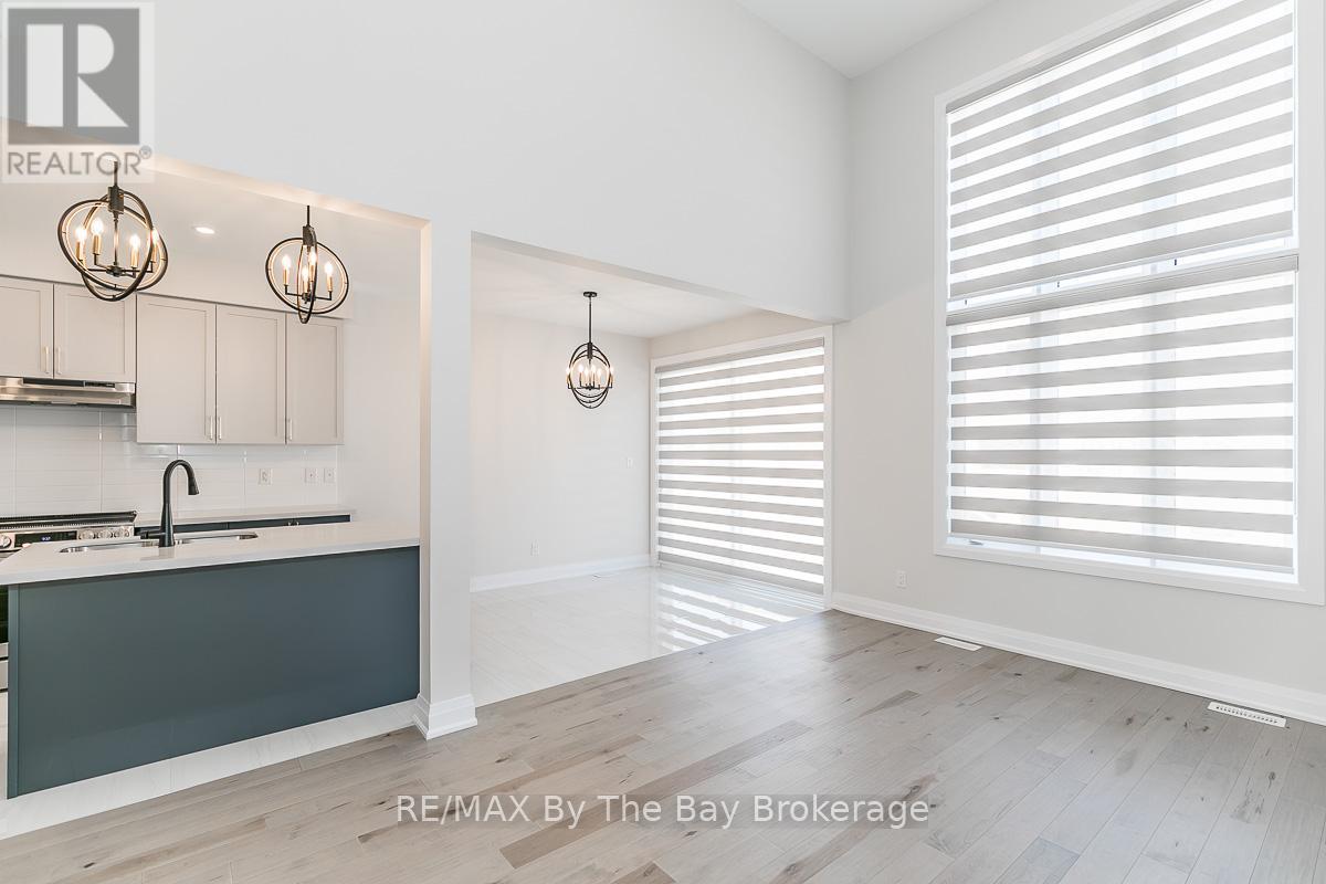 5 Rosanne Circle, Wasaga Beach, Ontario  L9Z 0N4 - Photo 10 - S12897020