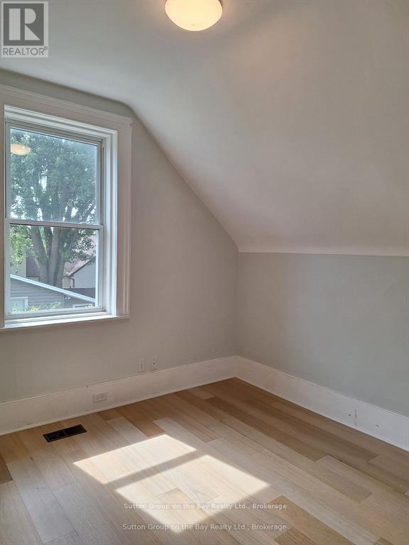 215 Cedar St. Street, Clearview, Ontario  L0M 1S0 - Photo 20 - S12897120