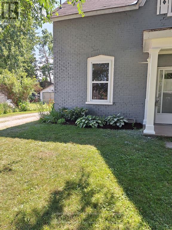 215 Cedar St. Street, Clearview, Ontario  L0M 1S0 - Photo 4 - S12897120