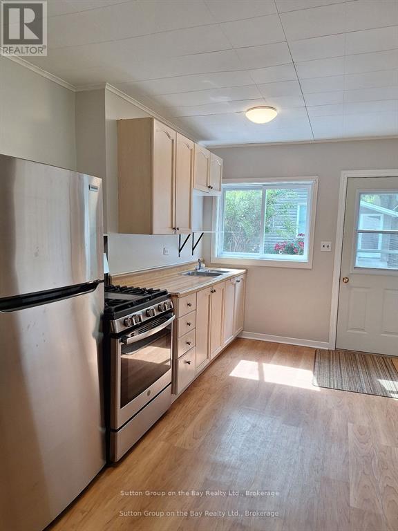 215 Cedar St. Street, Clearview, Ontario  L0M 1S0 - Photo 9 - S12897120