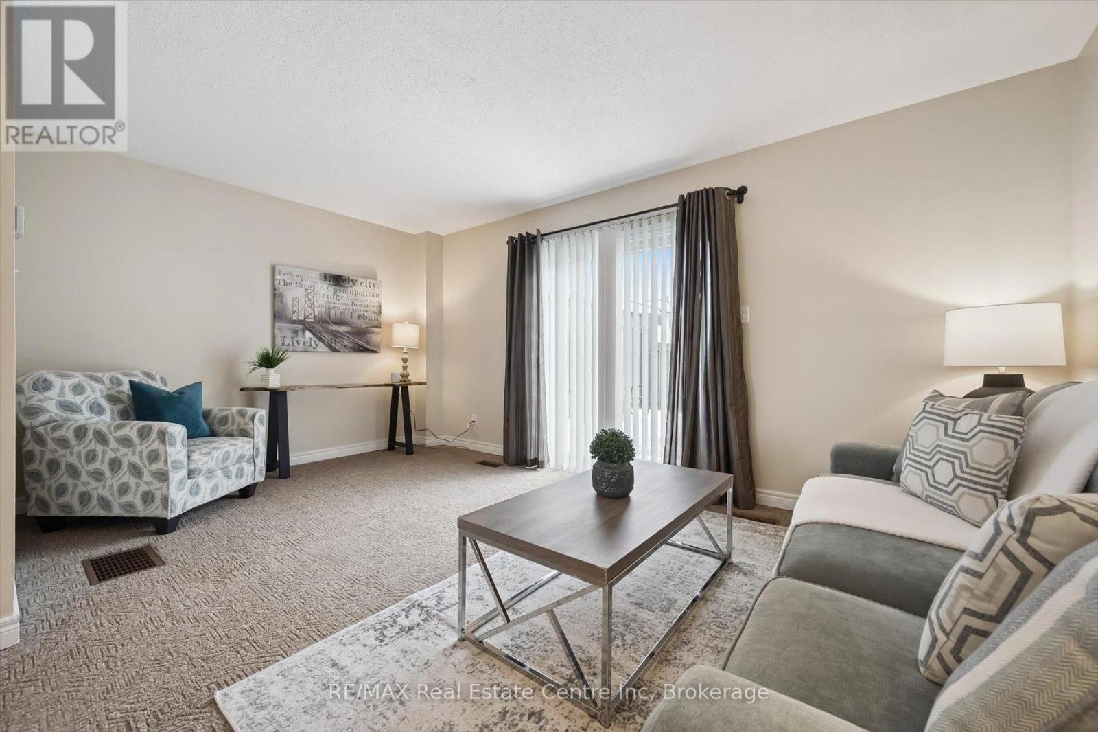 205 - 31 Greengate Road, Guelph, Ontario  N1H 6R3 - Photo 2 - X12896996