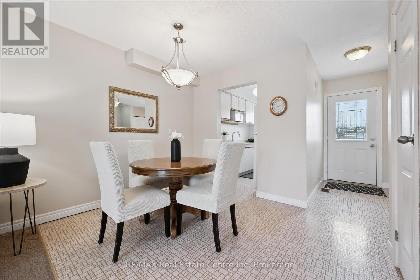 205 - 31 Greengate Road, Guelph, Ontario  N1H 6R3 - Photo 4 - X12896996