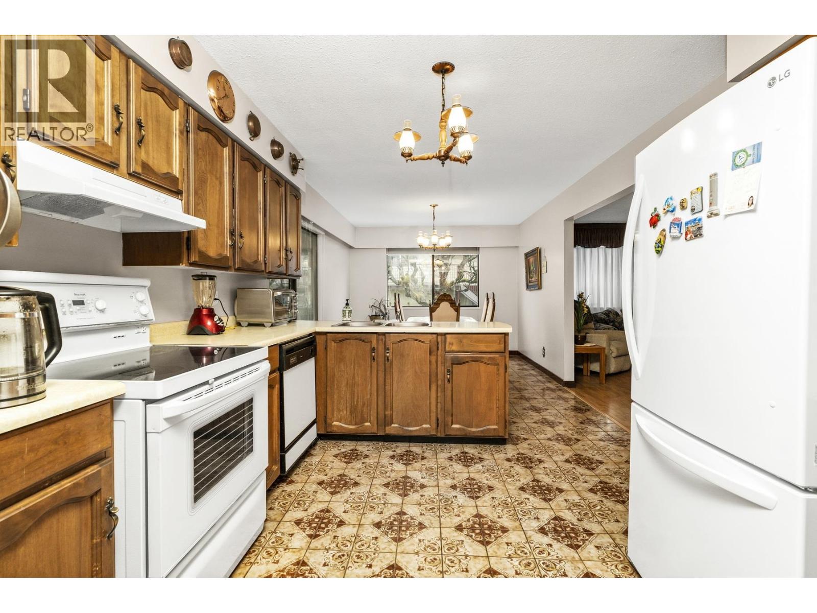 7615 Lawrence Drive, Burnaby, British Columbia  V5A 3M6 - Photo 14 - R3100725