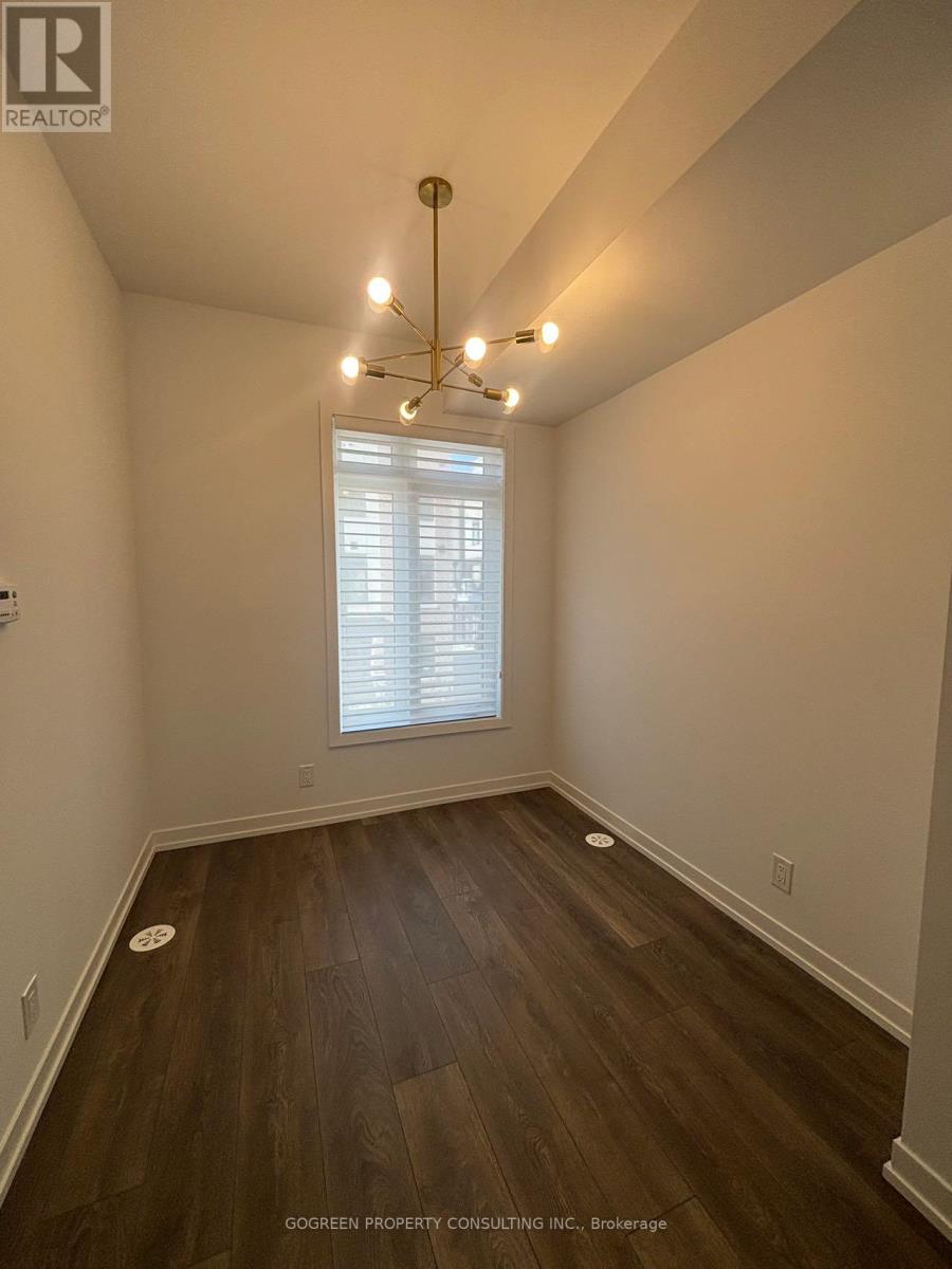 11 Spruce Pines Crescent, Toronto, Ontario  M4A 1C5 - Photo 8 - C12897166