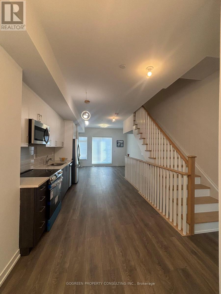 11 Spruce Pines Crescent, Toronto, Ontario  M4A 1C5 - Photo 9 - C12897166