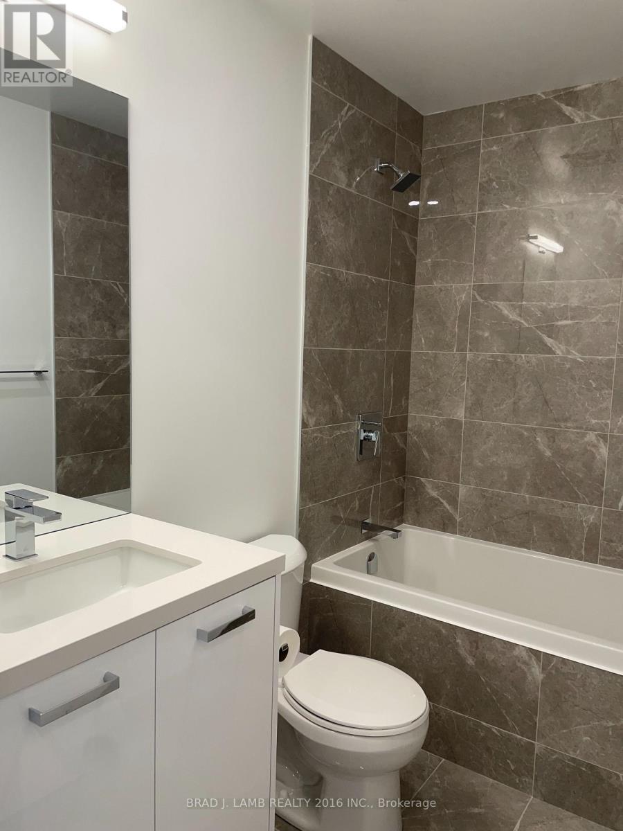 2005 - 284 King Street, Toronto, Ontario  M5A 1K4 - Photo 8 - C12897182