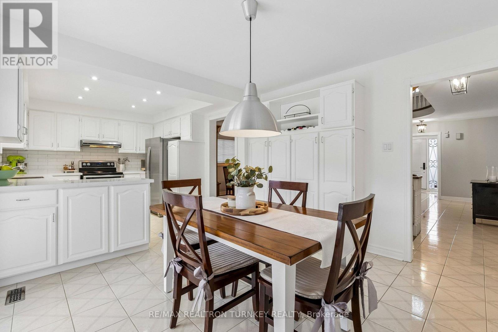 70 Keffer Circle, Newmarket, Ontario  L3X 1R8 - Photo 10 - N12896312